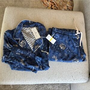 Karen Neuburger Blue and Cream Floral Pajama Set